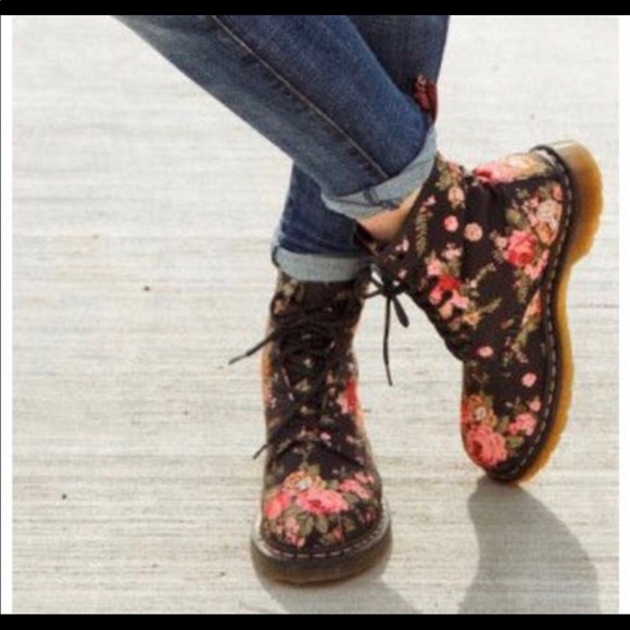 Floral Print Dr. Martens - Picture 5 of 5